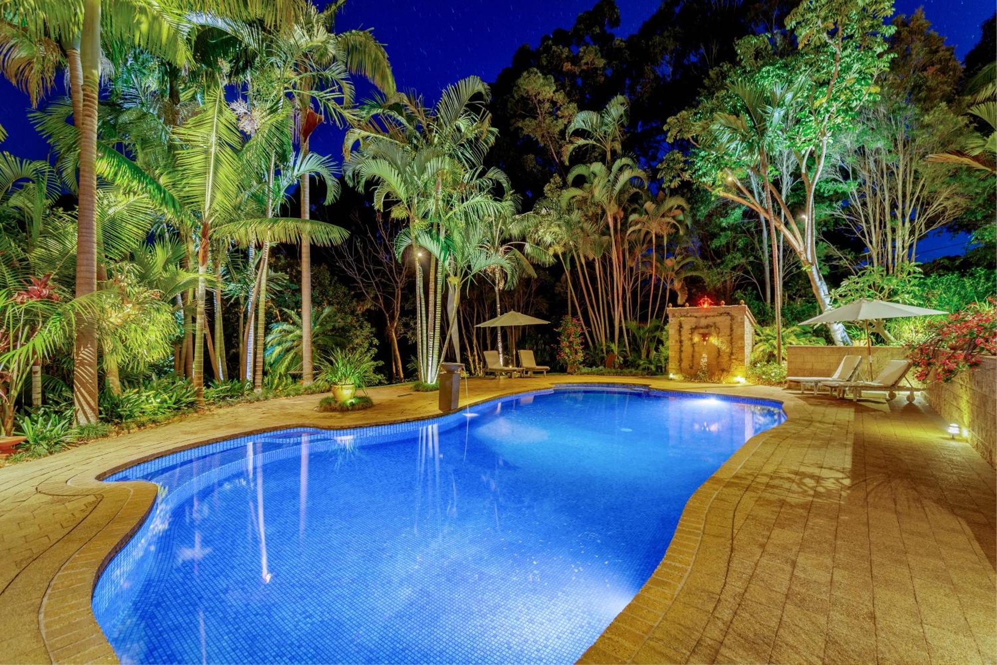 Sensom Boutique Bed And Breakfast Sapphire Beach Exterior photo