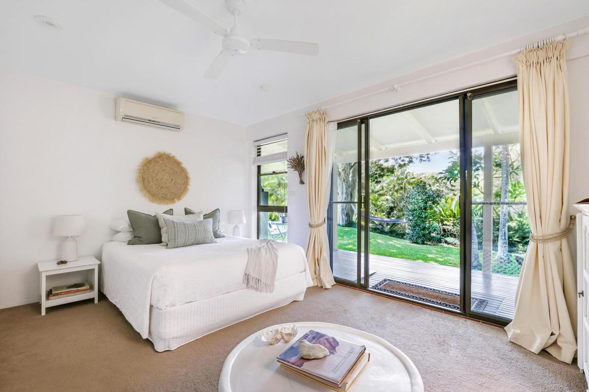 Sensom Boutique Bed And Breakfast Sapphire Beach Exterior photo