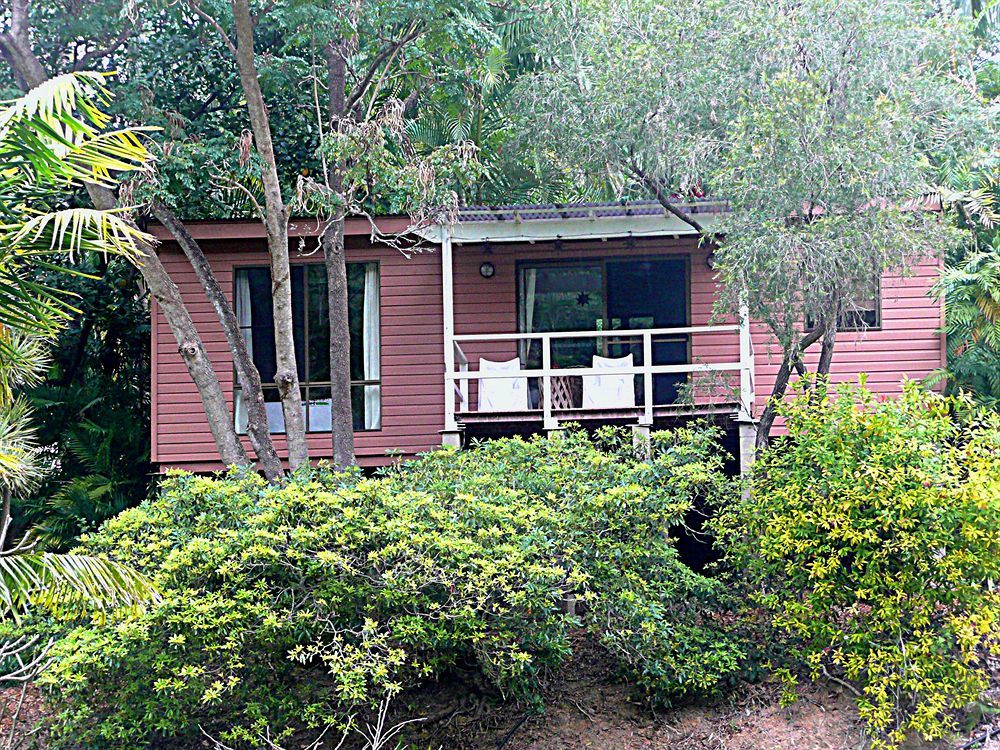 Sensom Boutique Bed And Breakfast Sapphire Beach Exterior photo